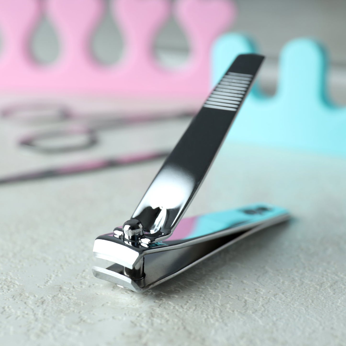 1267 Stainless Steel Nail Cutter - Smooth Curvy Edges to Fit in The Natural Curves of Your Nails ( 1 pcs ) DeoDap